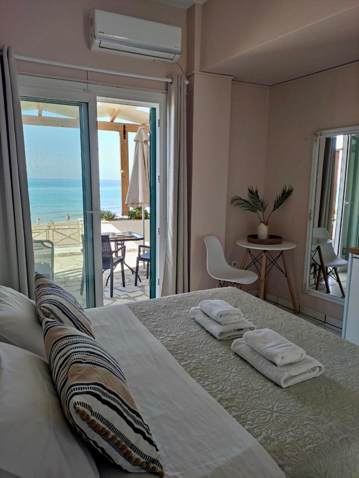Nereides Apartments Agios Gordios  Ngoại thất bức ảnh