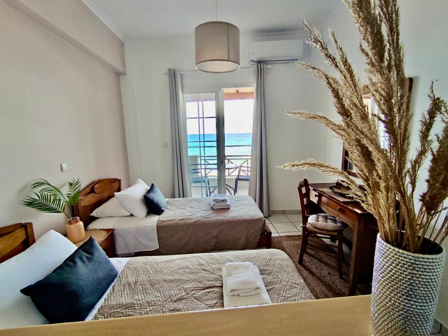 Nereides Apartments Agios Gordios  Ngoại thất bức ảnh