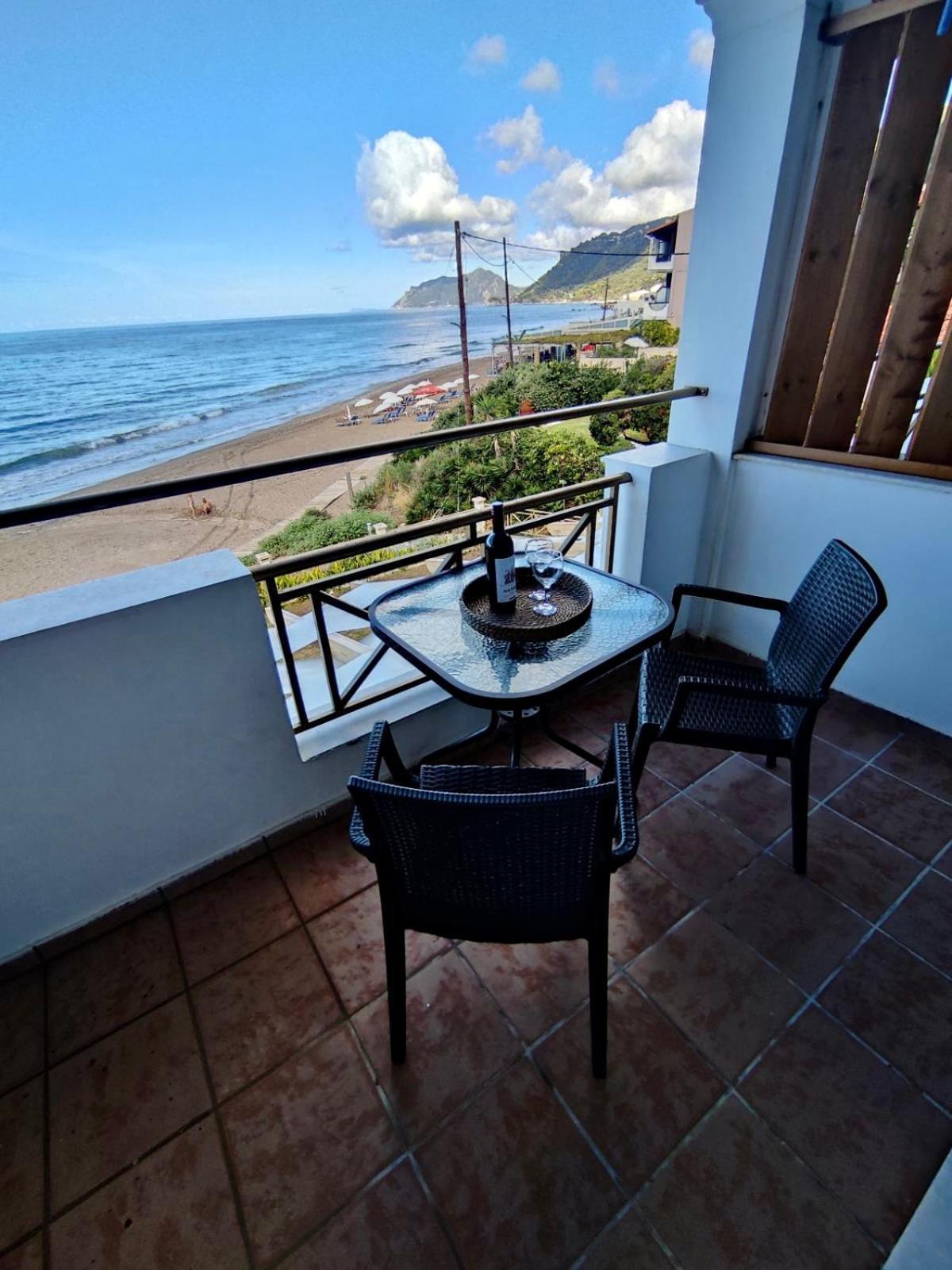 Nereides Apartments Agios Gordios  Ngoại thất bức ảnh