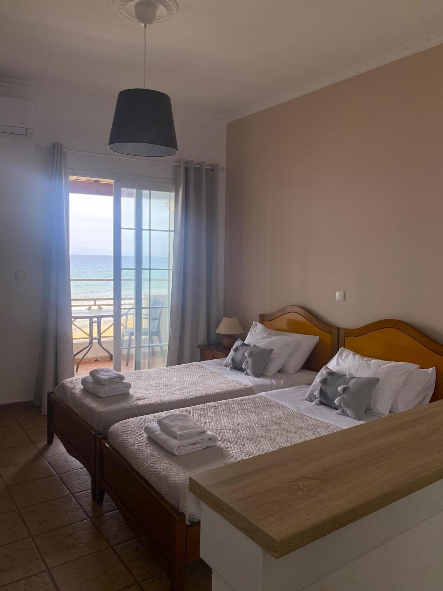Nereides Apartments Agios Gordios  Ngoại thất bức ảnh