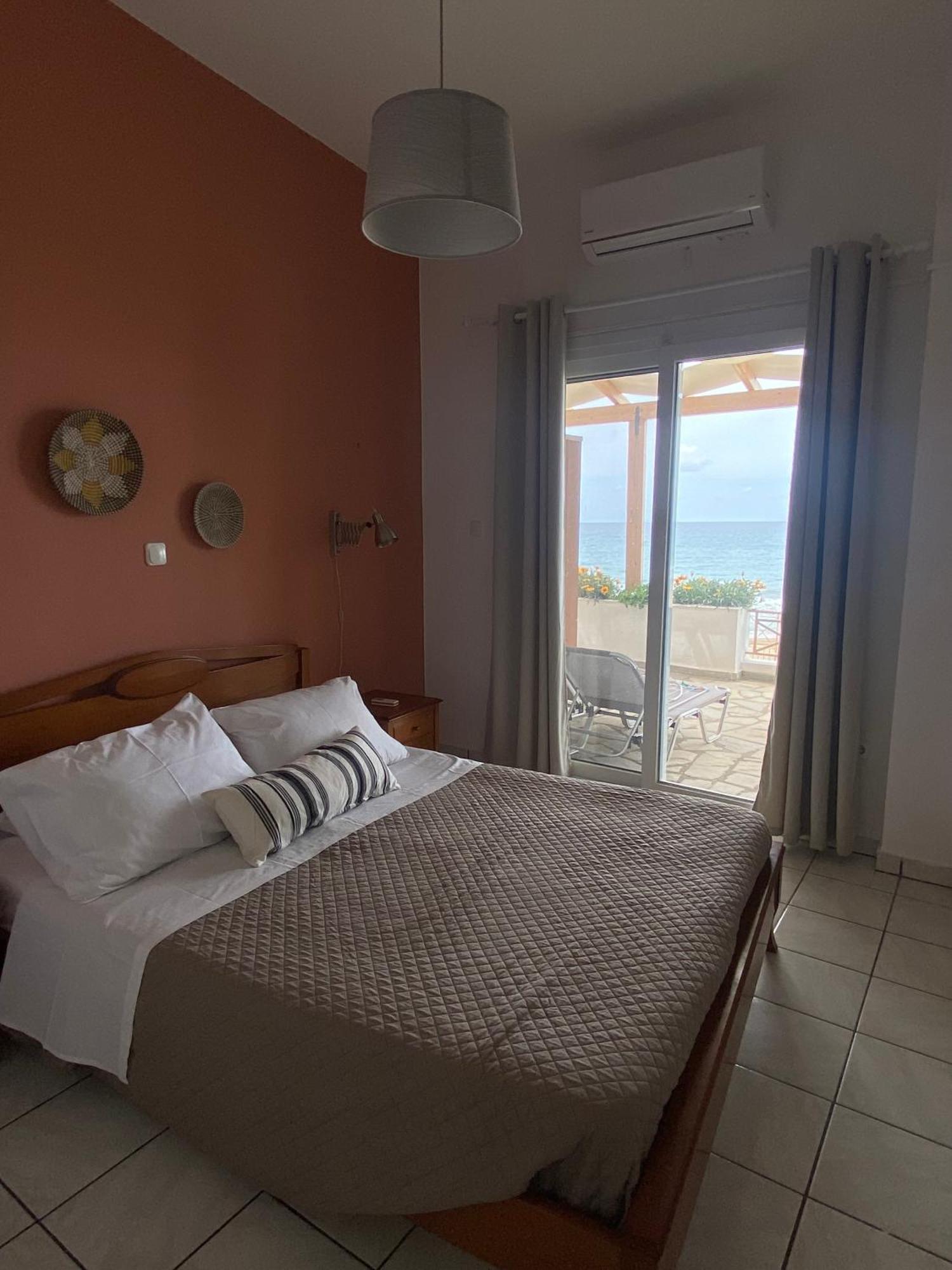 Nereides Apartments Agios Gordios  Ngoại thất bức ảnh
