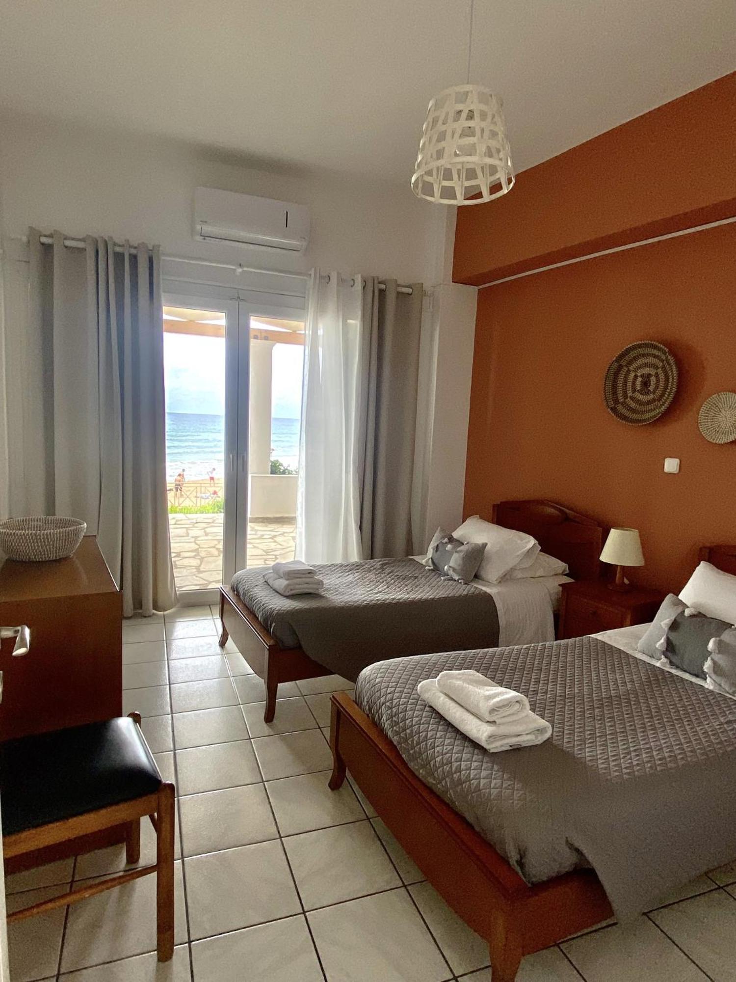 Nereides Apartments Agios Gordios  Ngoại thất bức ảnh