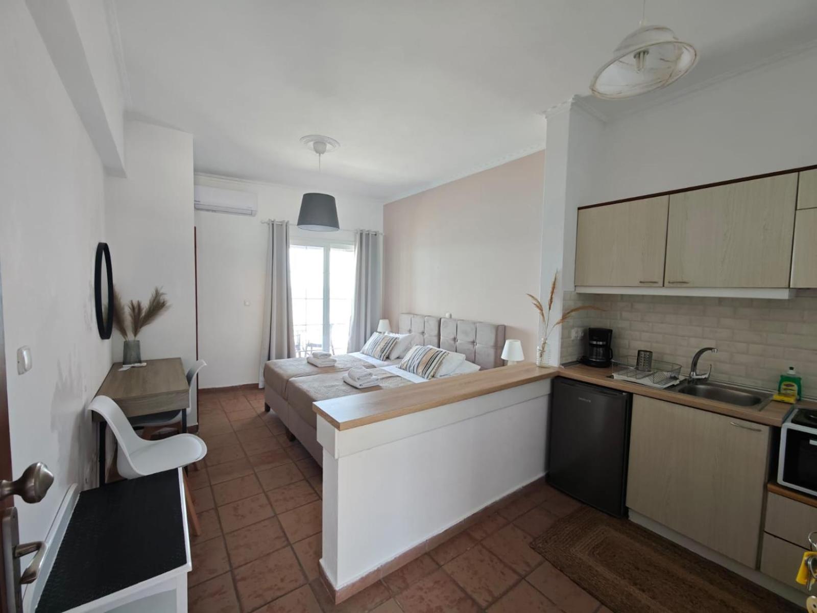 Nereides Apartments Agios Gordios  Ngoại thất bức ảnh