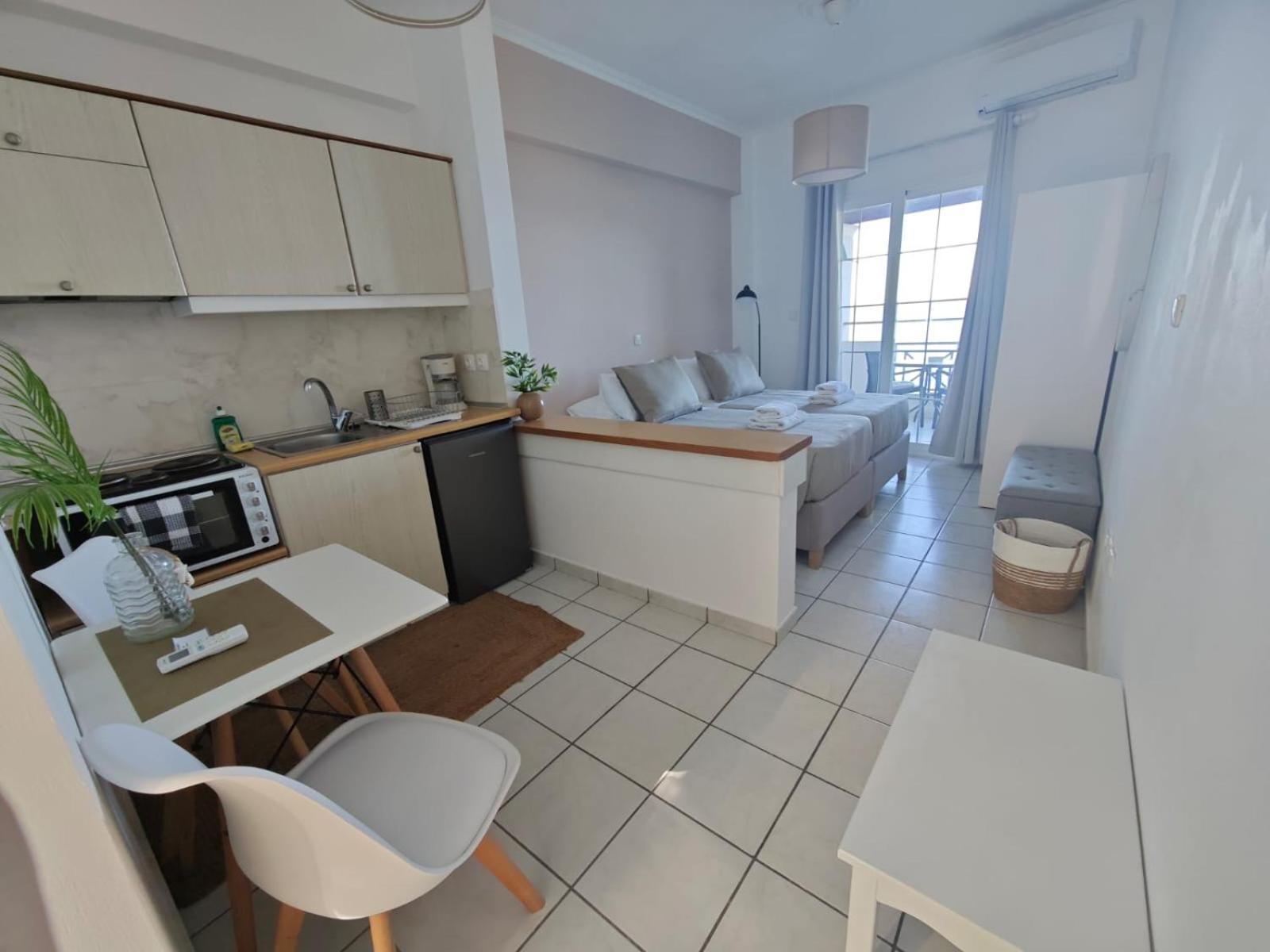 Nereides Apartments Agios Gordios  Ngoại thất bức ảnh
